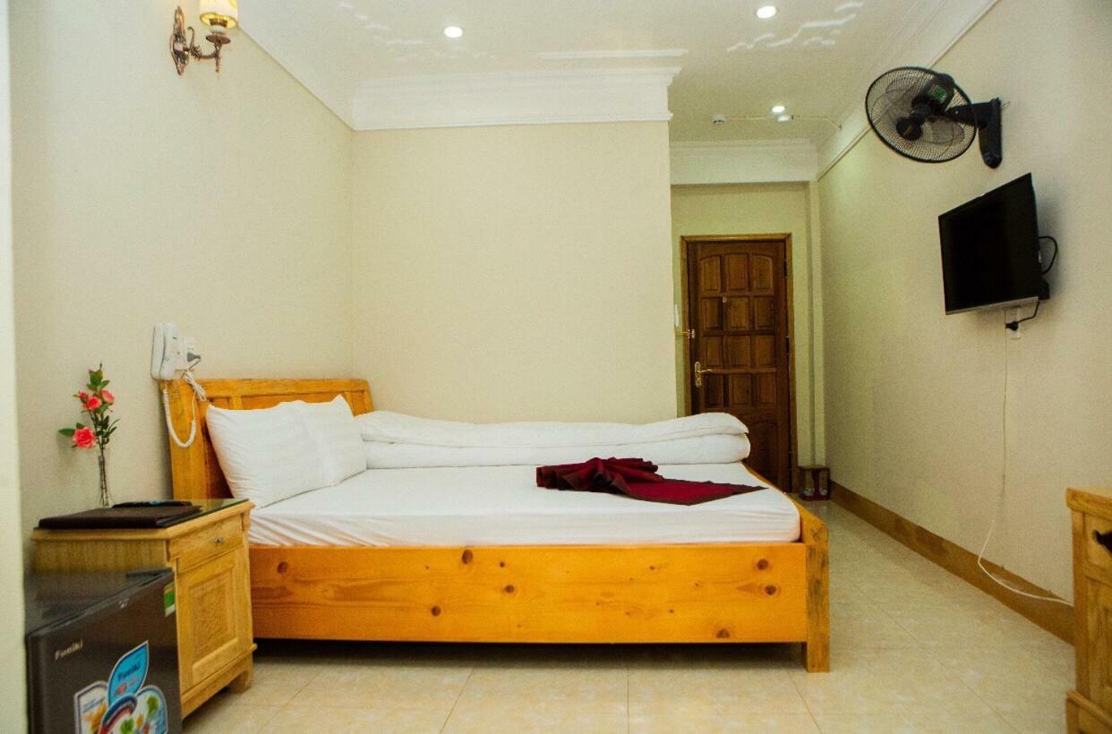 Phong Lan Hotel Son La Exterior photo